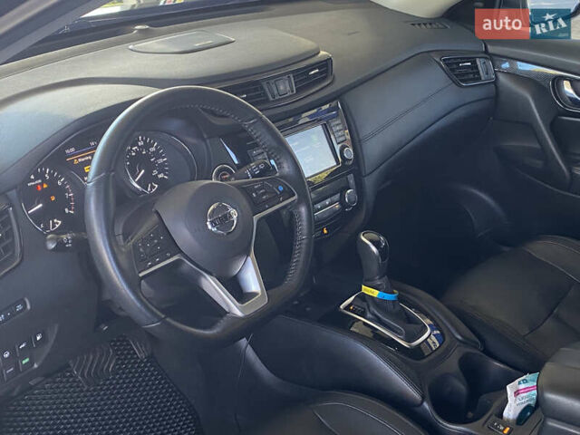 Черный Ниссан Rogue, объемом двигателя 2.49 л и пробегом 112 тыс. км за 16200 $, фото 6 на Automoto.ua