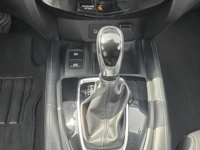 Черный Ниссан Rogue, объемом двигателя 2.5 л и пробегом 47 тыс. км за 9500 $, фото 10 на Automoto.ua