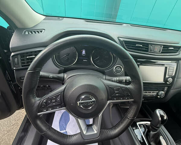 Черный Ниссан Rogue, объемом двигателя 2.49 л и пробегом 76 тыс. км за 15200 $, фото 6 на Automoto.ua