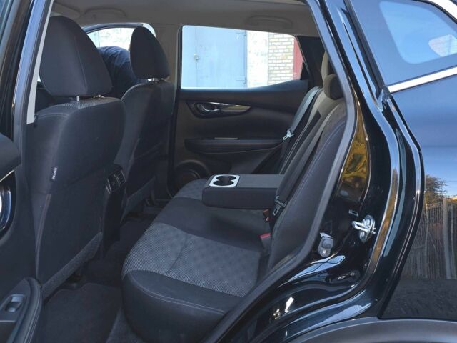 Черный Ниссан Rogue, объемом двигателя 2 л и пробегом 54 тыс. км за 16700 $, фото 2 на Automoto.ua