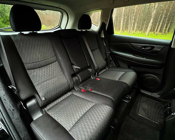 Черный Ниссан Rogue, объемом двигателя 2.49 л и пробегом 135 тыс. км за 15900 $, фото 13 на Automoto.ua