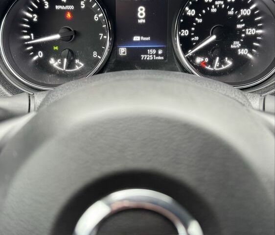 Черный Ниссан Rogue, объемом двигателя 2.5 л и пробегом 123 тыс. км за 16600 $, фото 12 на Automoto.ua