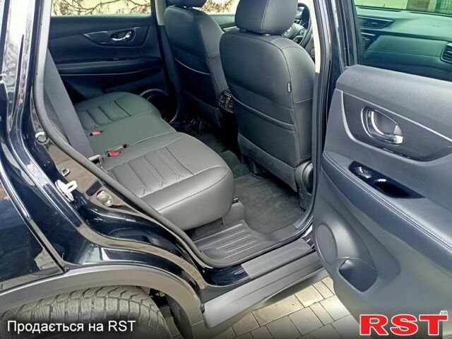 Черный Ниссан Rogue, объемом двигателя 2.5 л и пробегом 114 тыс. км за 16900 $, фото 12 на Automoto.ua