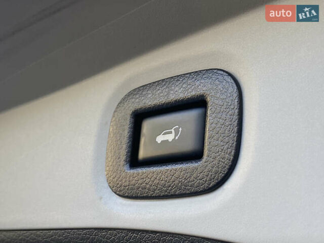 Черный Ниссан Rogue, объемом двигателя 2.49 л и пробегом 112 тыс. км за 16200 $, фото 19 на Automoto.ua