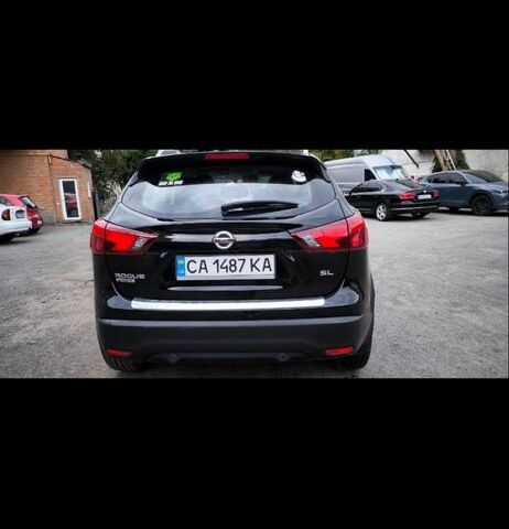 Черный Ниссан Rogue, объемом двигателя 2 л и пробегом 120 тыс. км за 16000 $, фото 3 на Automoto.ua