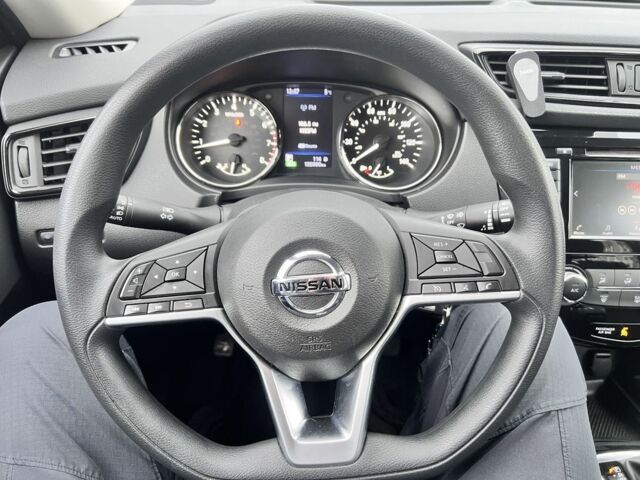 Черный Ниссан Rogue, объемом двигателя 2.5 л и пробегом 135 тыс. км за 16100 $, фото 6 на Automoto.ua