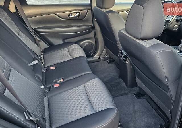 Черный Ниссан Rogue, объемом двигателя 2.49 л и пробегом 104 тыс. км за 21500 $, фото 19 на Automoto.ua