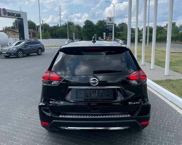 Черный Ниссан Rogue, объемом двигателя 2.49 л и пробегом 190 тыс. км за 20500 $, фото 4 на Automoto.ua