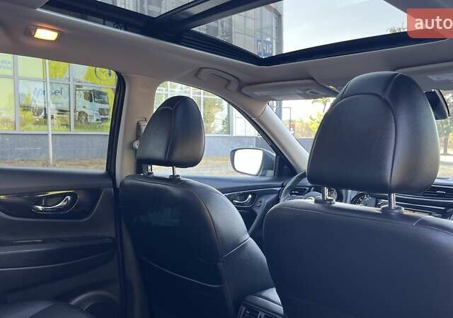 Черный Ниссан Rogue, объемом двигателя 2.49 л и пробегом 96 тыс. км за 16500 $, фото 12 на Automoto.ua