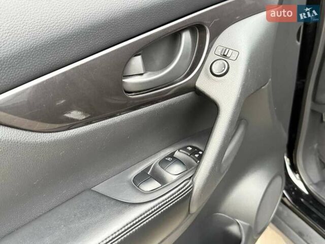 Черный Ниссан Rogue, объемом двигателя 2.49 л и пробегом 129 тыс. км за 13700 $, фото 24 на Automoto.ua