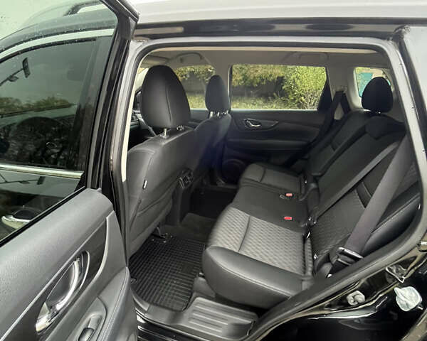 Черный Ниссан Rogue, объемом двигателя 2.49 л и пробегом 58 тыс. км за 16000 $, фото 9 на Automoto.ua