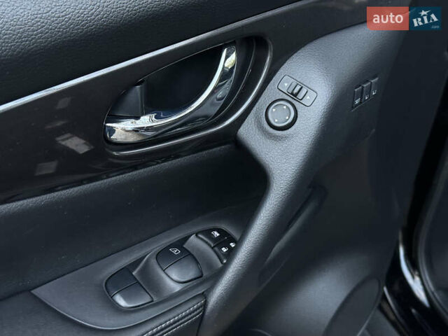 Черный Ниссан Rogue, объемом двигателя 2.49 л и пробегом 143 тыс. км за 17499 $, фото 21 на Automoto.ua