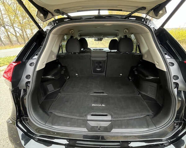 Черный Ниссан Rogue, объемом двигателя 2.49 л и пробегом 58 тыс. км за 16000 $, фото 11 на Automoto.ua