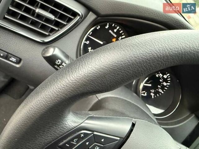 Черный Ниссан Rogue, объемом двигателя 2.49 л и пробегом 129 тыс. км за 13700 $, фото 34 на Automoto.ua