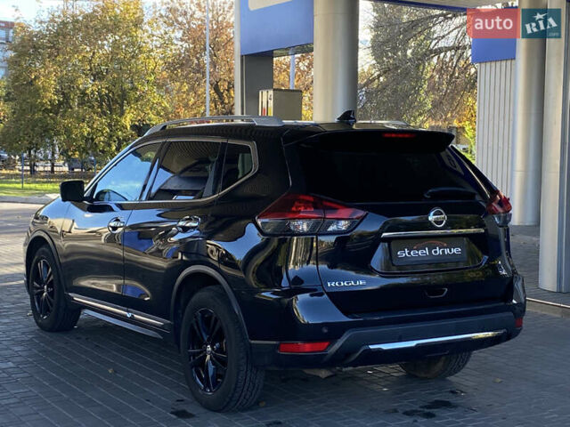 Черный Ниссан Rogue, объемом двигателя 2.49 л и пробегом 112 тыс. км за 16200 $, фото 4 на Automoto.ua