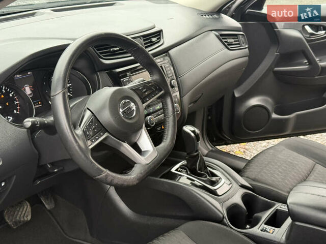Черный Ниссан Rogue, объемом двигателя 2.5 л и пробегом 171 тыс. км за 12800 $, фото 13 на Automoto.ua