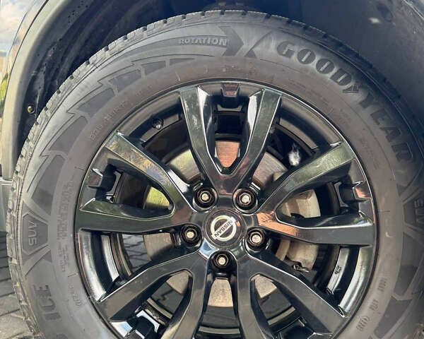 Черный Ниссан Rogue, объемом двигателя 2.5 л и пробегом 82 тыс. км за 17750 $, фото 4 на Automoto.ua