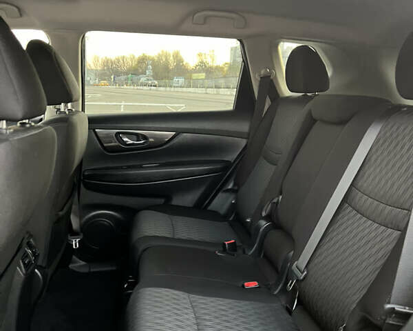 Черный Ниссан Rogue, объемом двигателя 2.49 л и пробегом 79 тыс. км за 18500 $, фото 32 на Automoto.ua