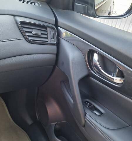 Черный Ниссан Rogue, объемом двигателя 2.49 л и пробегом 49 тыс. км за 16200 $, фото 4 на Automoto.ua