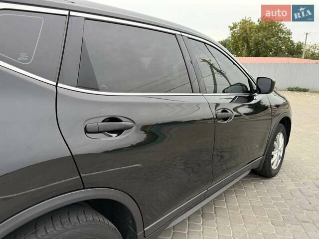 Черный Ниссан Rogue, объемом двигателя 2.49 л и пробегом 129 тыс. км за 13700 $, фото 15 на Automoto.ua