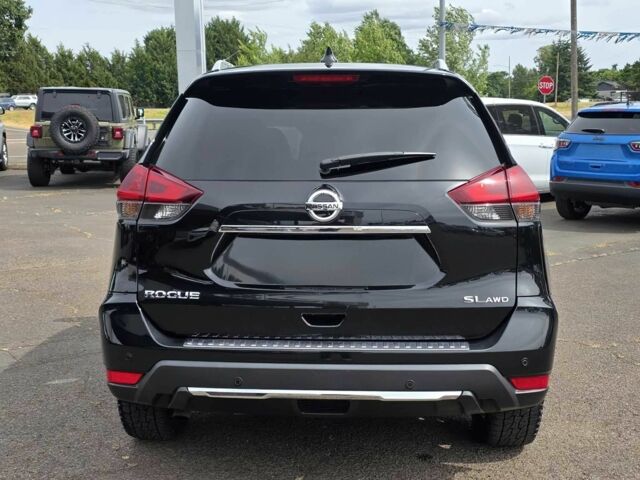 Черный Ниссан Rogue, объемом двигателя 2.5 л и пробегом 44 тыс. км за 13000 $, фото 4 на Automoto.ua