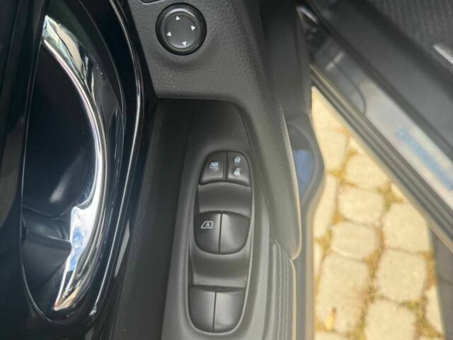 Черный Ниссан Rogue, объемом двигателя 2 л и пробегом 82 тыс. км за 16900 $, фото 7 на Automoto.ua