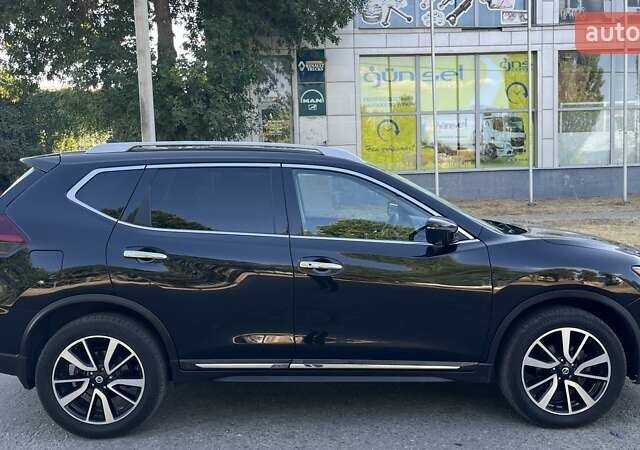 Черный Ниссан Rogue, объемом двигателя 2.49 л и пробегом 96 тыс. км за 16500 $, фото 3 на Automoto.ua