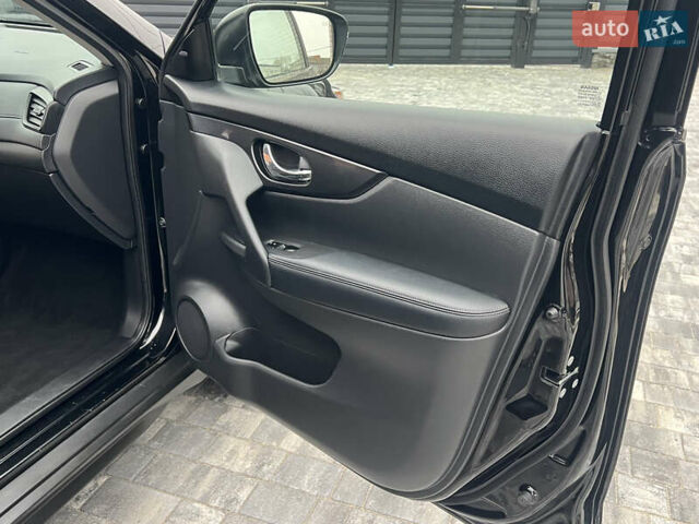 Черный Ниссан Rogue, объемом двигателя 2.5 л и пробегом 92 тыс. км за 16200 $, фото 55 на Automoto.ua