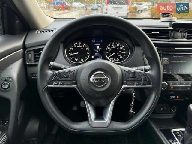 Черный Ниссан Rogue, объемом двигателя 2.49 л и пробегом 109 тыс. км за 16490 $, фото 18 на Automoto.ua