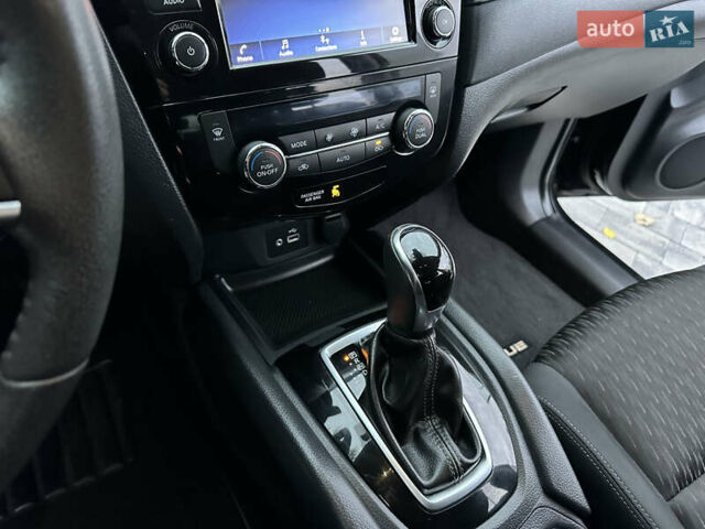 Черный Ниссан Rogue, объемом двигателя 2.49 л и пробегом 139 тыс. км за 17900 $, фото 16 на Automoto.ua