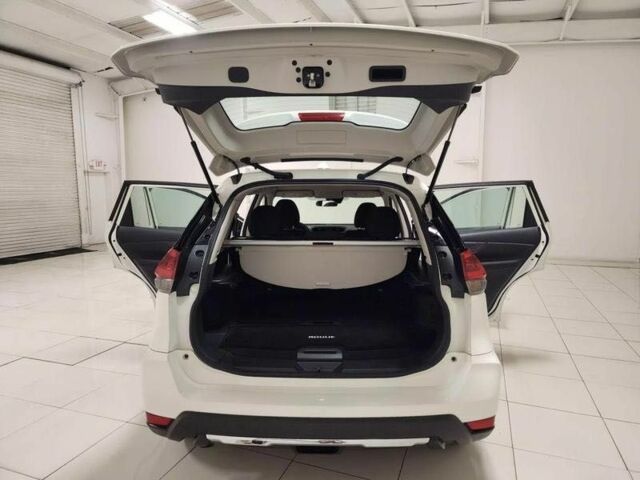 Черный Ниссан Rogue, объемом двигателя 2.5 л и пробегом 63 тыс. км за 14000 $, фото 3 на Automoto.ua