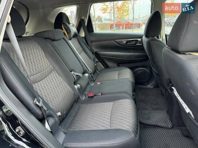 Черный Ниссан Rogue, объемом двигателя 2.49 л и пробегом 109 тыс. км за 16490 $, фото 23 на Automoto.ua