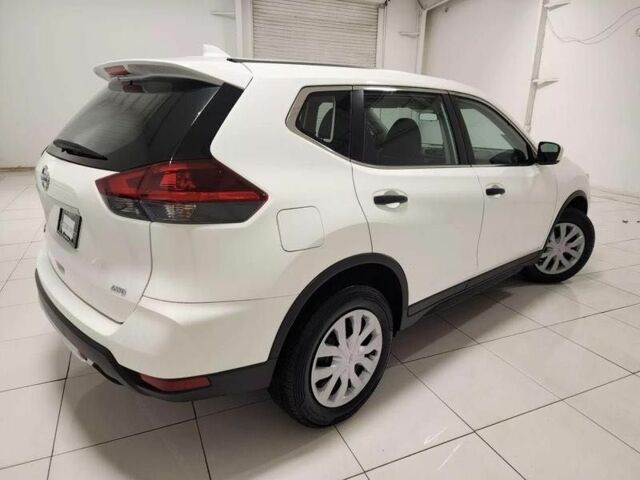 Черный Ниссан Rogue, объемом двигателя 2.5 л и пробегом 63 тыс. км за 14000 $, фото 6 на Automoto.ua