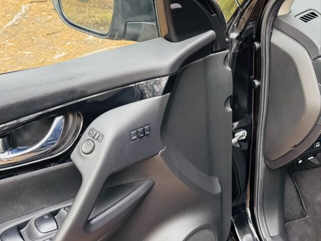 Черный Ниссан Rogue, объемом двигателя 2 л и пробегом 89 тыс. км за 18800 $, фото 12 на Automoto.ua