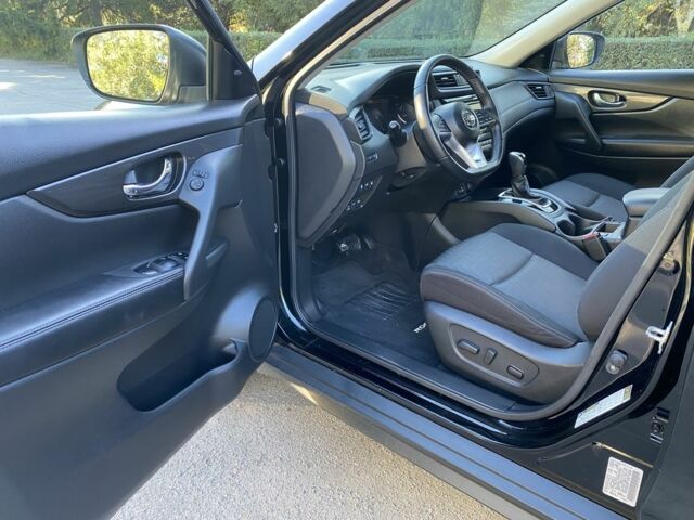 Черный Ниссан Rogue, объемом двигателя 2.5 л и пробегом 184 тыс. км за 12999 $, фото 14 на Automoto.ua