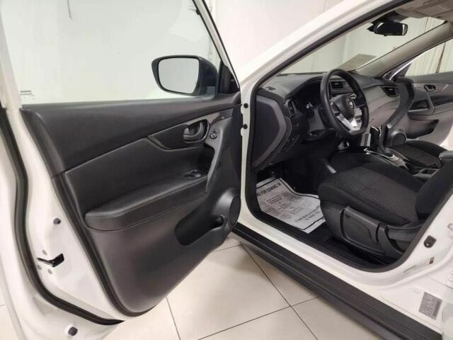 Черный Ниссан Rogue, объемом двигателя 2.5 л и пробегом 63 тыс. км за 14000 $, фото 13 на Automoto.ua