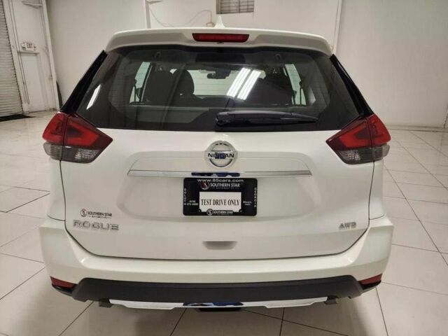 Черный Ниссан Rogue, объемом двигателя 2.5 л и пробегом 63 тыс. км за 14000 $, фото 8 на Automoto.ua