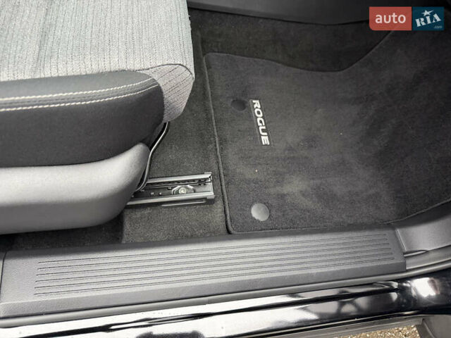 Черный Ниссан Rogue, объемом двигателя 2.49 л и пробегом 81 тыс. км за 19900 $, фото 36 на Automoto.ua