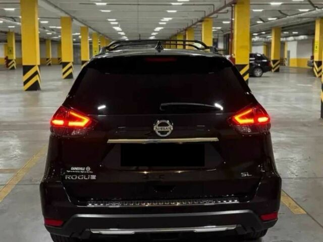 Ніссан Rogue 2020 у Києві на Automoto.ua Чорний Ніссан Rogue, об'ємом двигуна 2.5 л та пробігом 70 тис. км за 13500 $, фото 3 на Automoto.ua