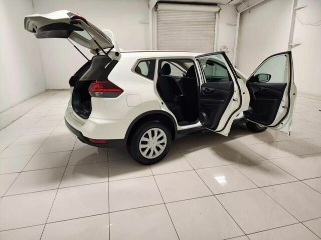 Черный Ниссан Rogue, объемом двигателя 2.5 л и пробегом 63 тыс. км за 14000 $, фото 5 на Automoto.ua