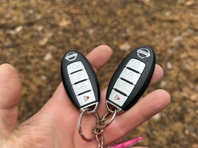 Черный Ниссан Rogue, объемом двигателя 2 л и пробегом 89 тыс. км за 18800 $, фото 19 на Automoto.ua