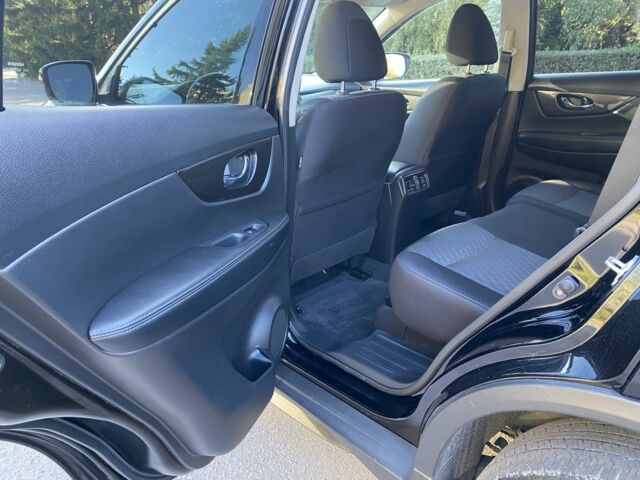 Черный Ниссан Rogue, объемом двигателя 2.5 л и пробегом 184 тыс. км за 12999 $, фото 17 на Automoto.ua