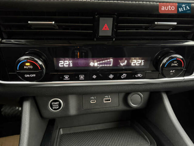 Черный Ниссан Rogue, объемом двигателя 2.49 л и пробегом 81 тыс. км за 19900 $, фото 19 на Automoto.ua