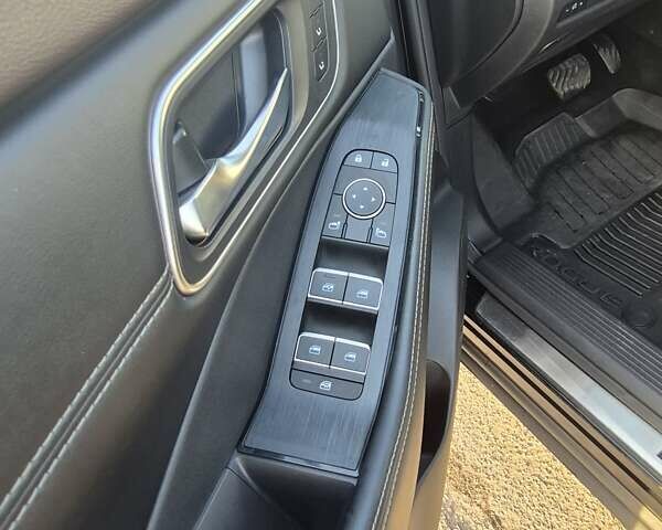 Чорний Ніссан Rogue, об'ємом двигуна 2.49 л та пробігом 97 тис. км за 26300 $, фото 13 на Automoto.ua