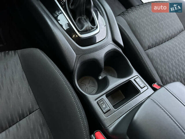 Черный Ниссан Rogue, объемом двигателя 2.49 л и пробегом 139 тыс. км за 17900 $, фото 17 на Automoto.ua