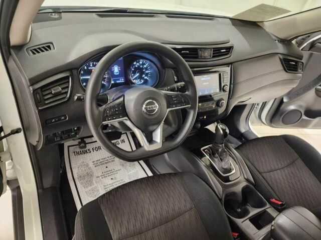 Черный Ниссан Rogue, объемом двигателя 2.5 л и пробегом 63 тыс. км за 14000 $, фото 15 на Automoto.ua