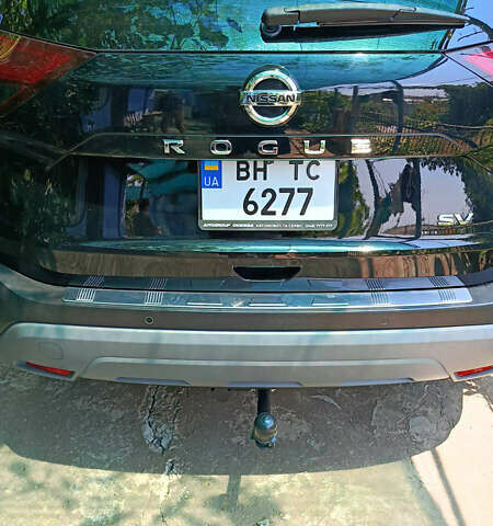 Черный Ниссан Rogue, объемом двигателя 2.49 л и пробегом 15 тыс. км за 26000 $, фото 1 на Automoto.ua