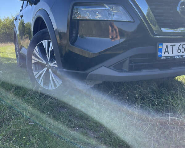 Черный Ниссан Rogue, объемом двигателя 2.49 л и пробегом 110 тыс. км за 21500 $, фото 2 на Automoto.ua