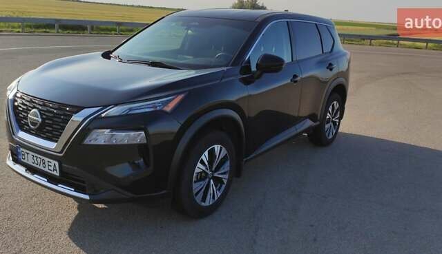Черный Ниссан Rogue, объемом двигателя 2.49 л и пробегом 162 тыс. км за 22000 $, фото 4 на Automoto.ua