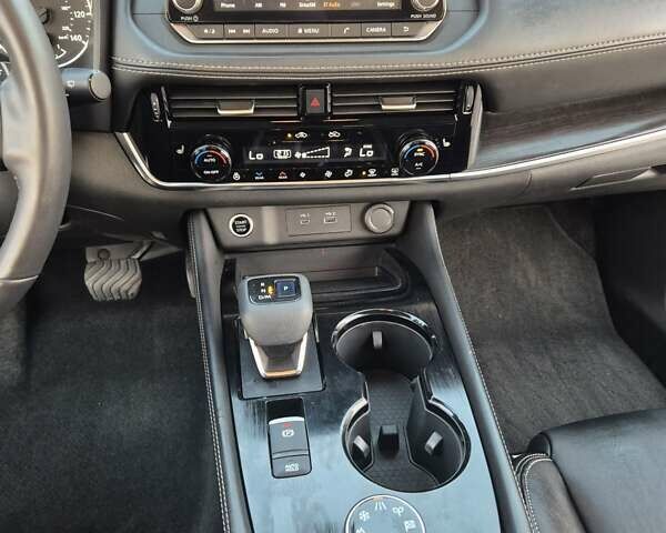 Черный Ниссан Rogue, объемом двигателя 2.49 л и пробегом 157 тыс. км за 19700 $, фото 18 на Automoto.ua